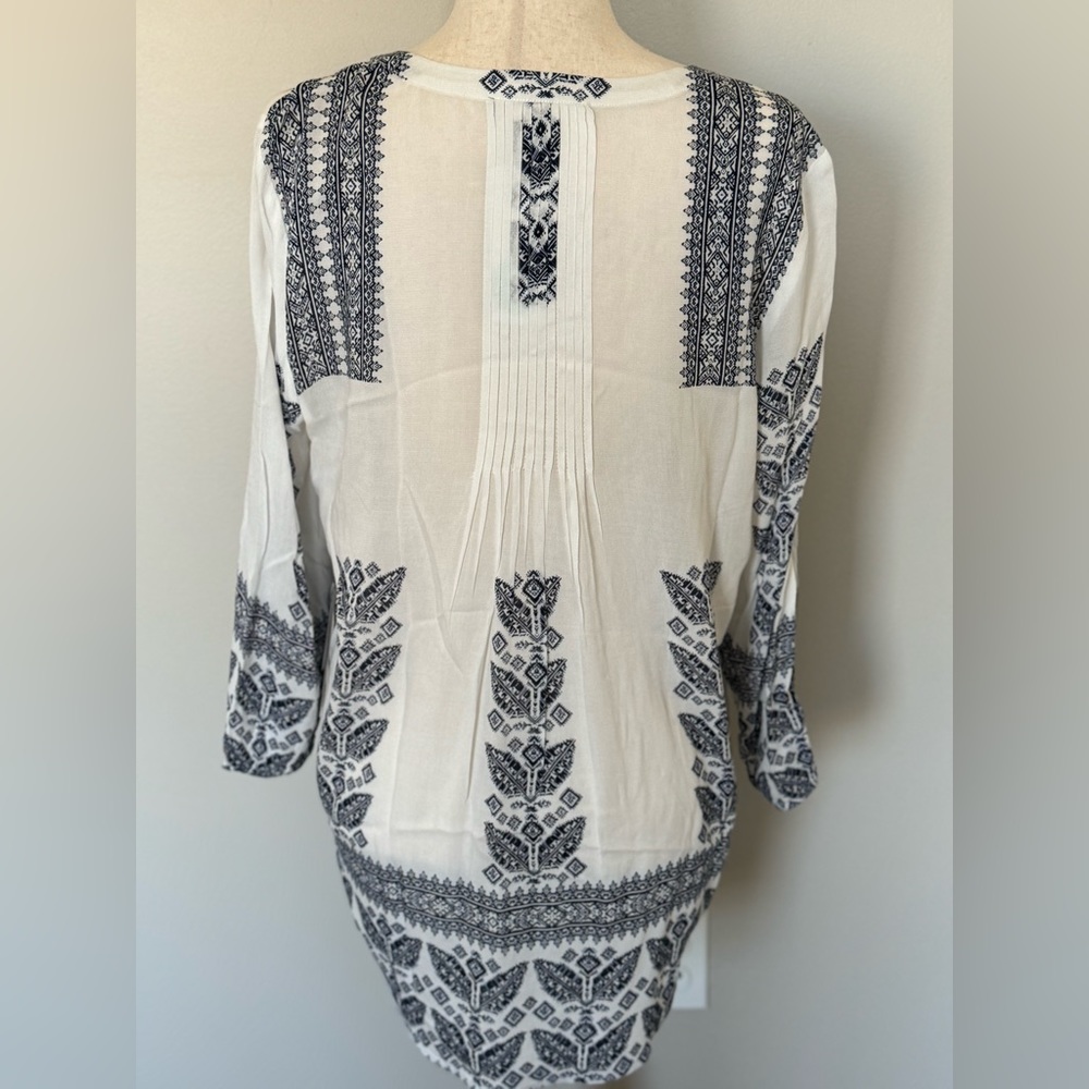 NWT | Daniel Rainn | Amely Boho Split Neck Top | White/Navy | Medium - Picture 4 of 10